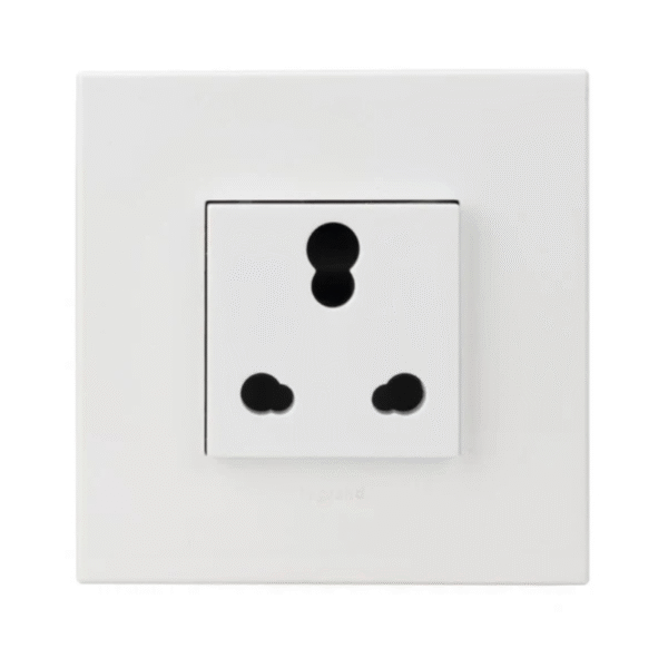 LEGRAND ARTEOR  6A SOCKET WITH SHUTTER 3 PIN 2M